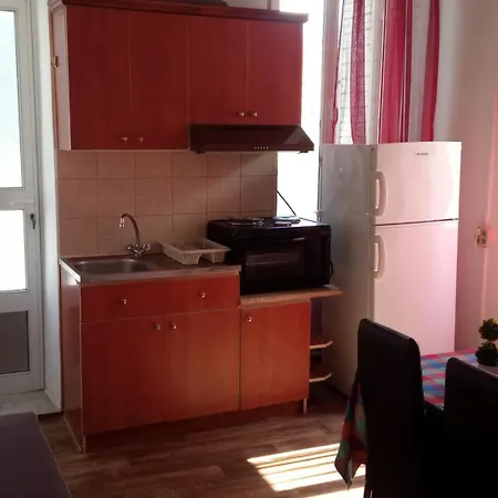 Marelia Apartment Karlovassi Exterior photo